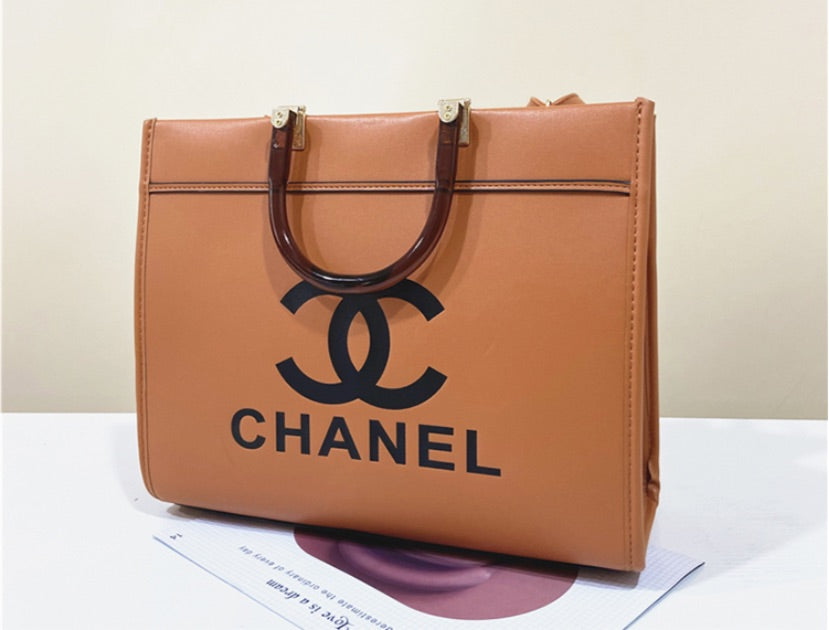 Chanel woman Tote